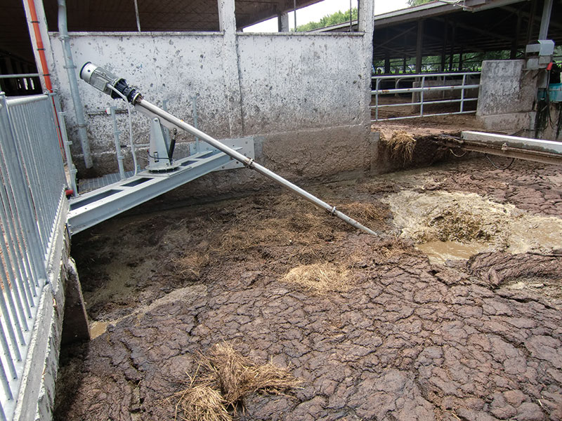 Veneroni Ručni/automatizirani sustav za mješanje gnojnice u kolektorskom spremniku.